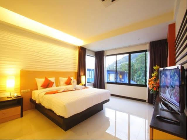 Kalim Beach Place Patong Exterior photo